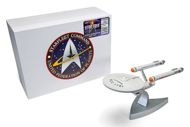 Corgi Die Cast Model - Star Trek The Original Series CC96610 USS Enterprise NCC-1701